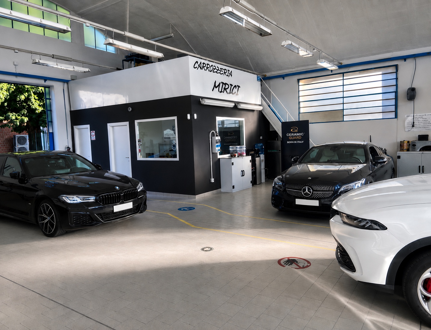 Interno della Carrozzeria Mirici